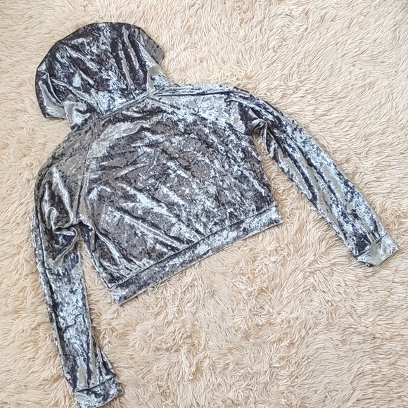 ❄️Emma&Sam S, Velvet Crop Hoodie - Picture 3 of 5